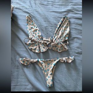 Frankies bikini blue floral set
